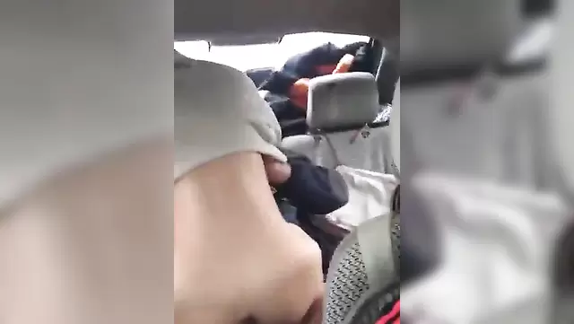 Öğrenci, Kazak kızı arabada sikişti.