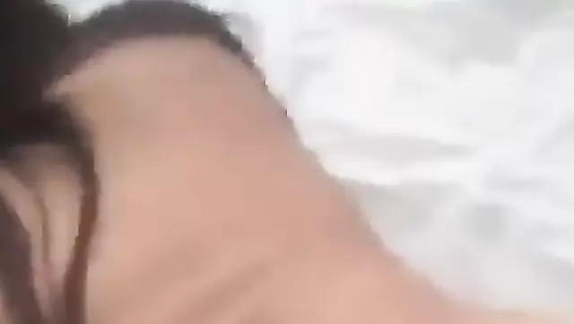 Sulu Kazak sevgilisini aldatıyor.